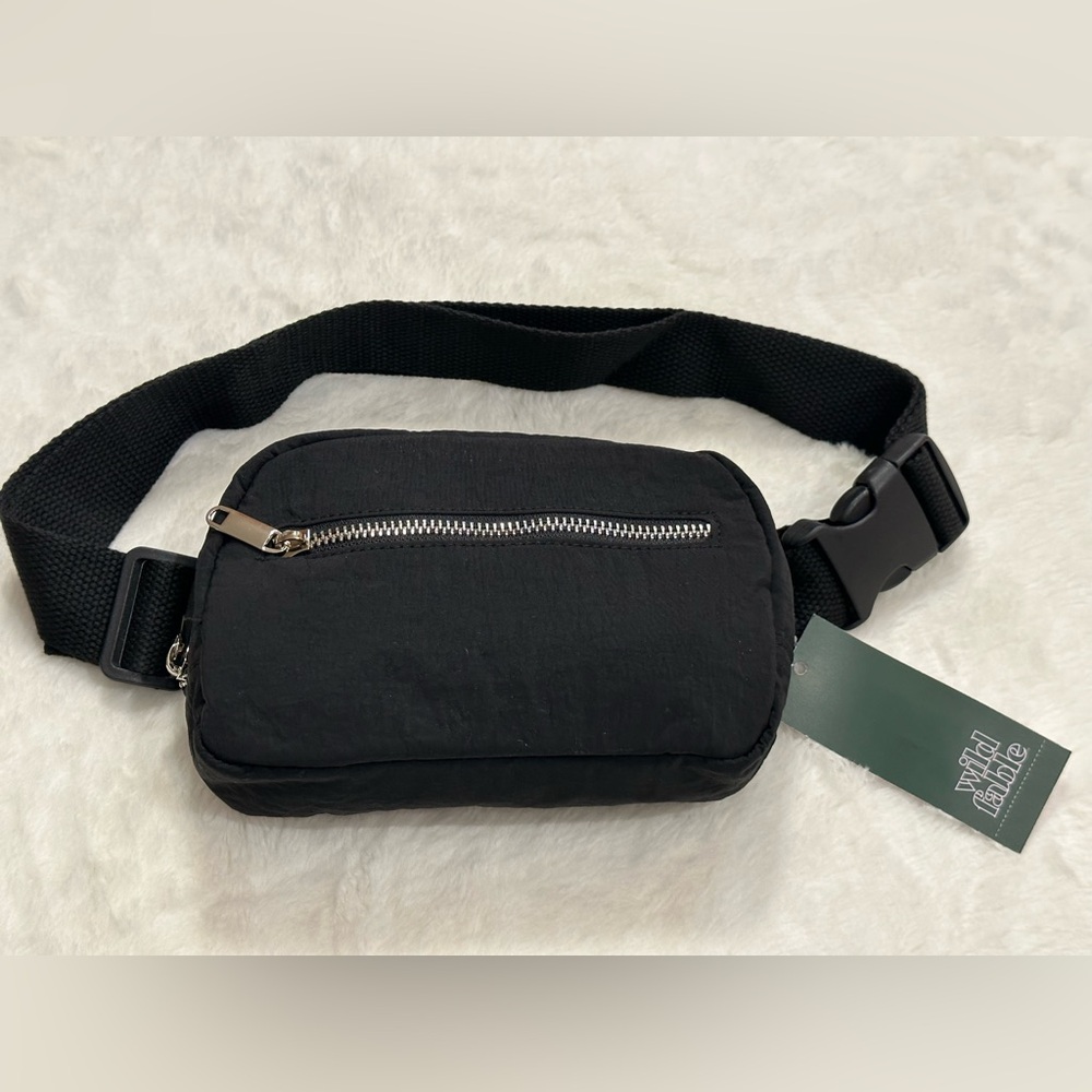 Wild Fable Women's Black Small Fanny Pack Bag Adjustable Strap 31 - 48" NEW